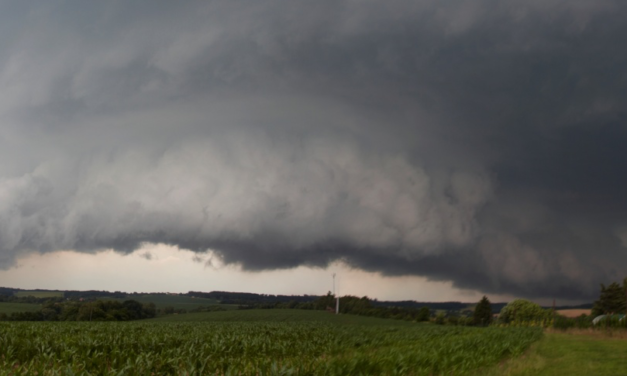 Silné supercelární bouře a pravděpodobné derecho dne 25. 6. 2008