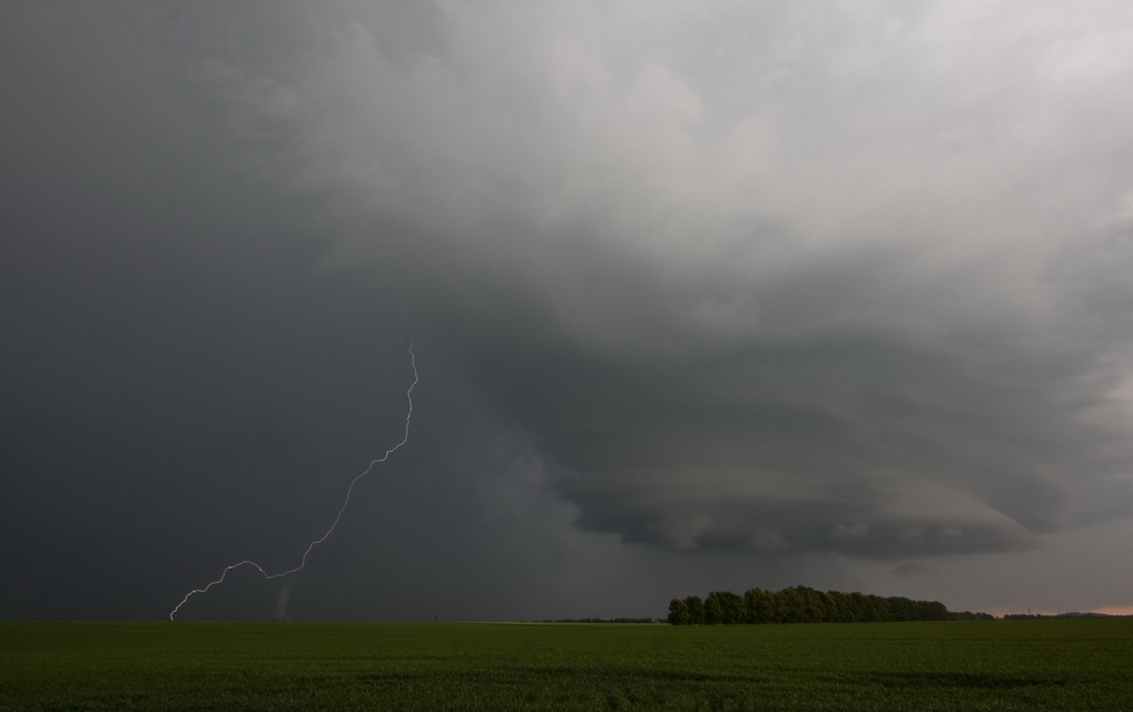 Záhadné pseudo-supercelární překvapení 8. 6. 2013