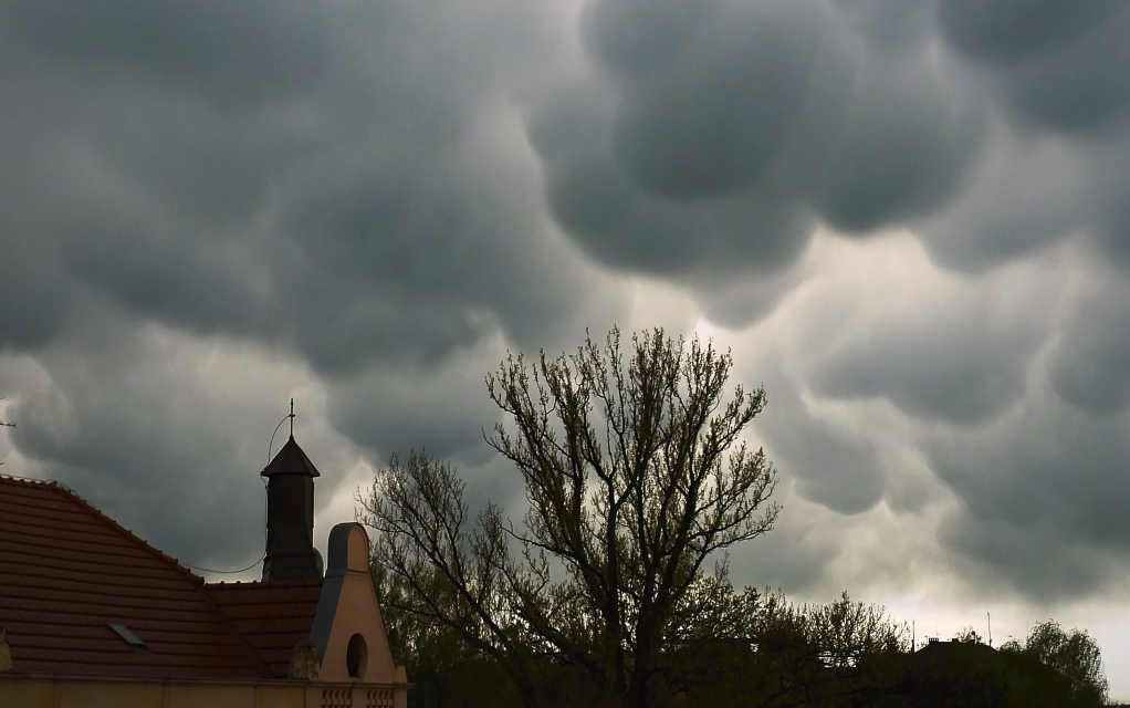 Bouřky v první půlce dubna na střední Moravě