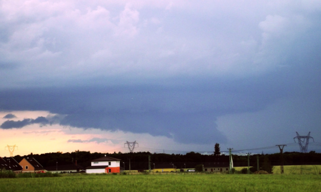 Supercela nad Prahou 28. 6. 2016