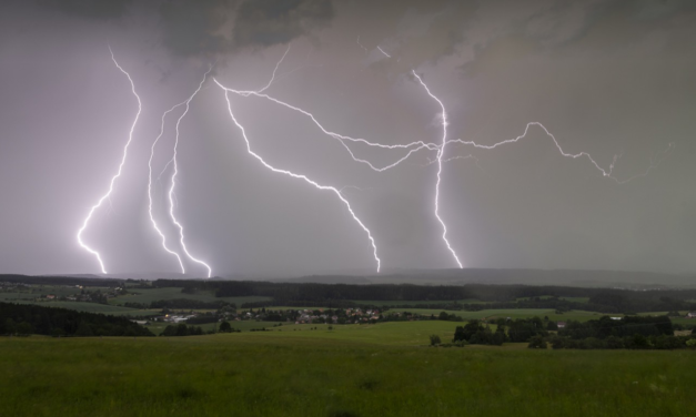 Bouřky na SV a J Čech 15. 6. 2019